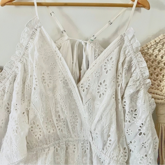 Lovers + Friends Malia White Eyelet Lace Ruffle Cold Shoulder Playsuit Romper - Picture 8 of 8